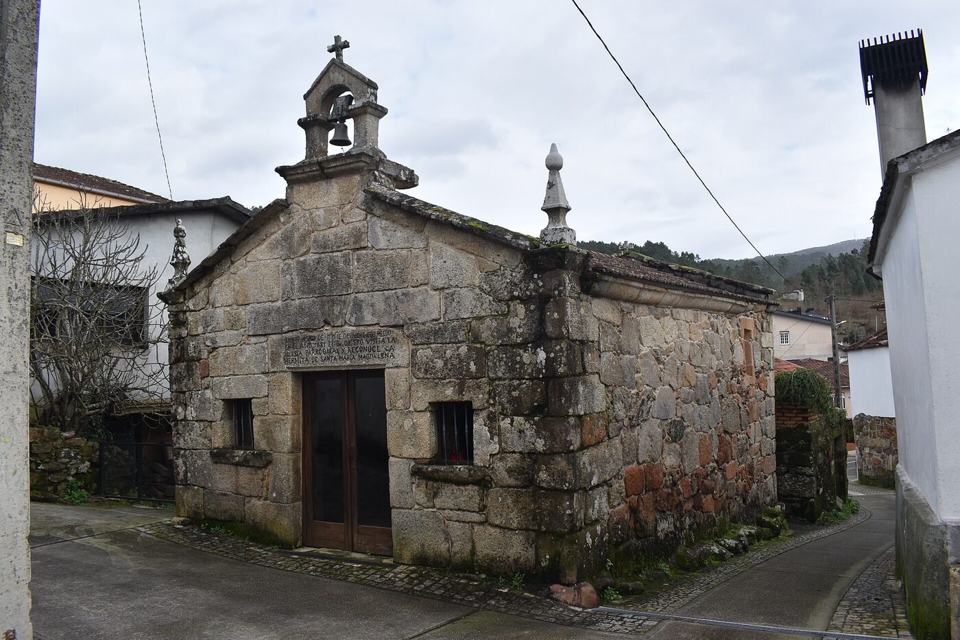 Capela de Santa María Madalena de Freáns de Deva en Pontedeva