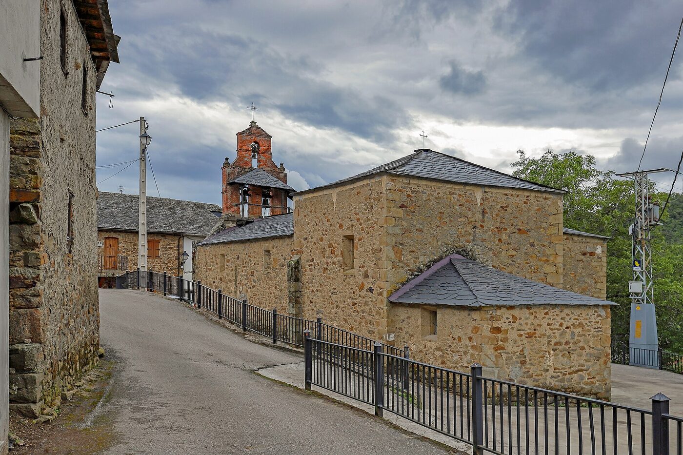 Iglesia de Santiago Apóstol de Librán en Toreno