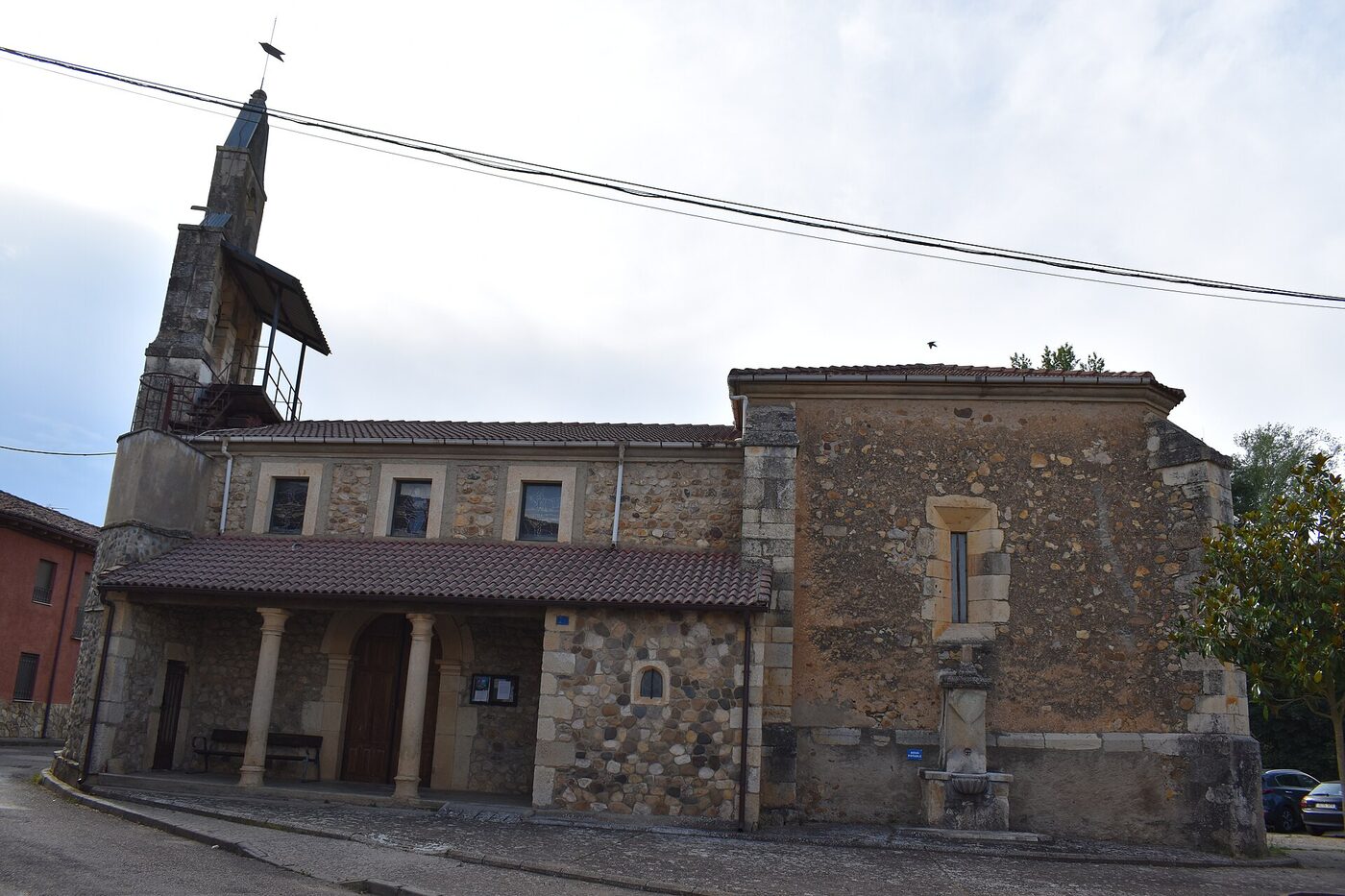 Iglesia de Barrio de Nuestra Señora en Santa Colomba de Curueño