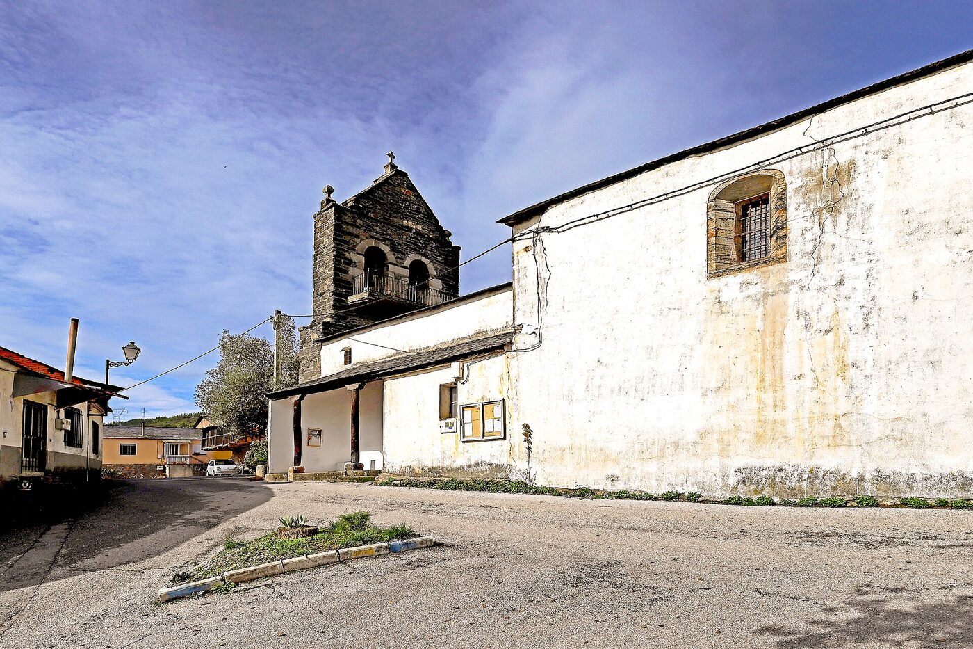 Iglesia de Santa María Magdalena de Cobrana en Congosto
