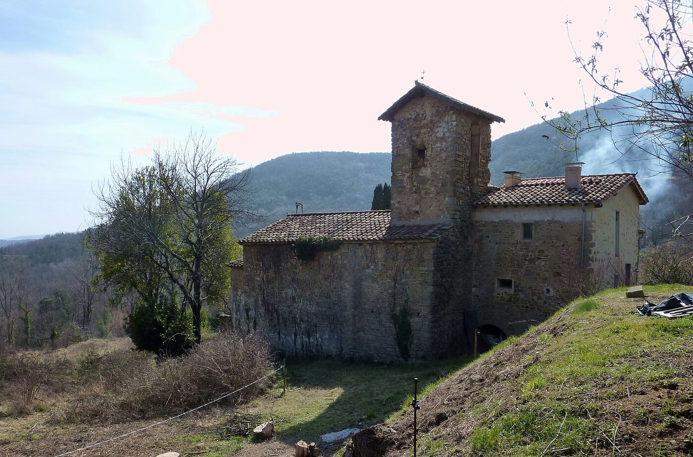 Santa Maria de Castellar de Muntanya en la Vall de Bianya