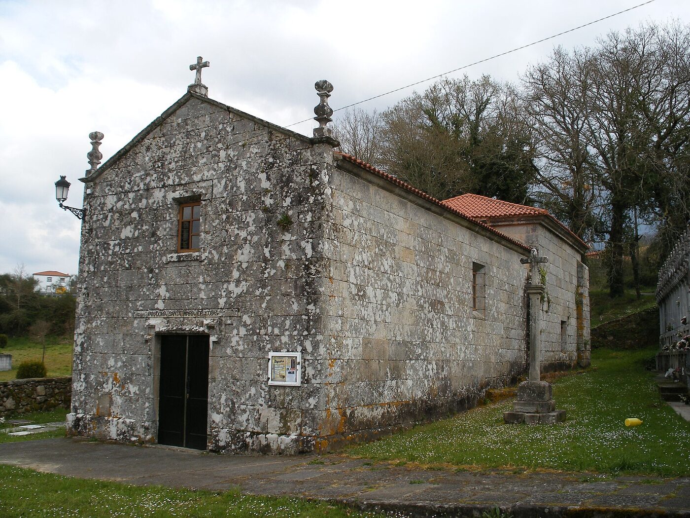 Igrexa de Santa María de Covas en Negreira