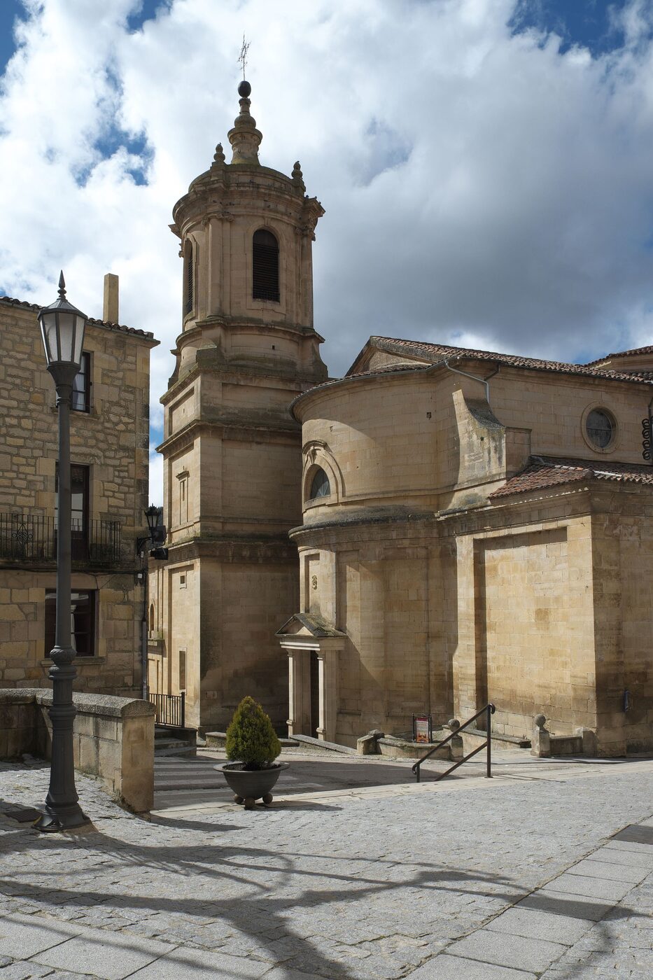 Iglesia monástica de San Sebastián en Santo Domingo de Silos