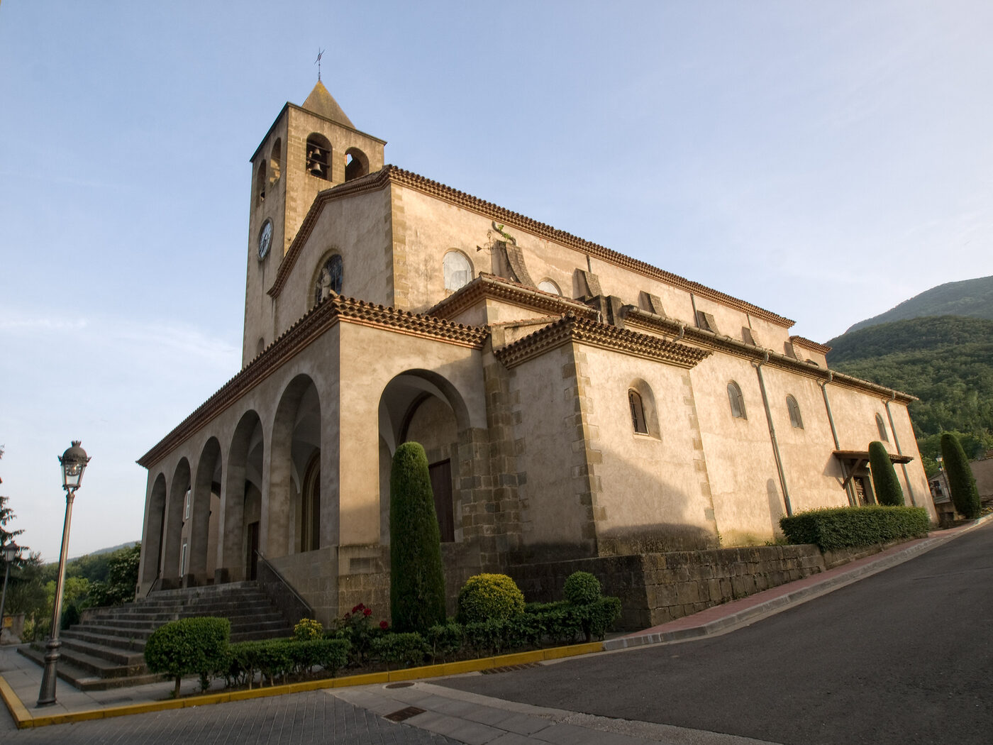 Església parroquial de Sant Cristòfol de les Planes en les Planes d'Hostoles