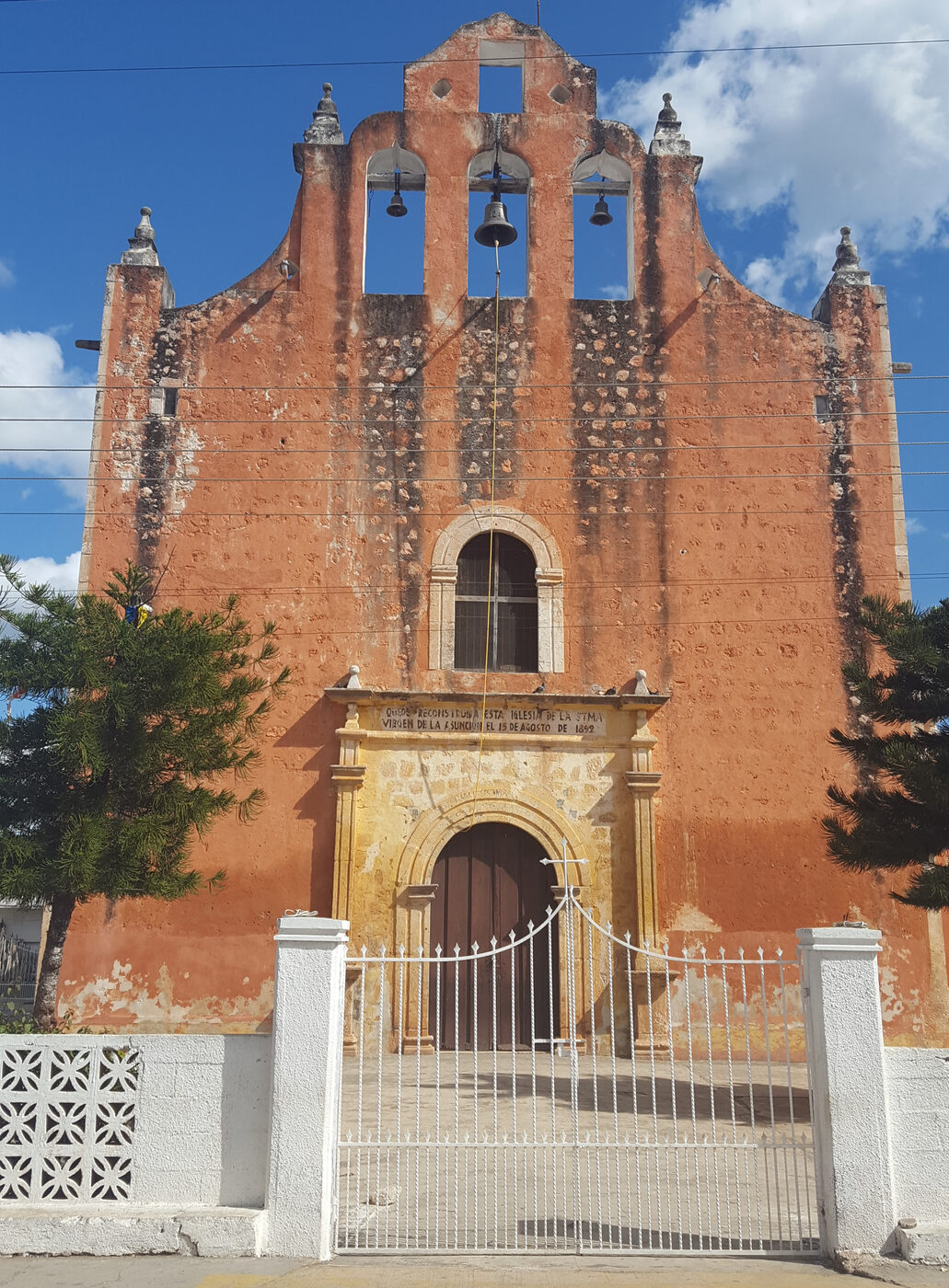 Iglesia de la Santísima Virgen de la Asunción en Temozón