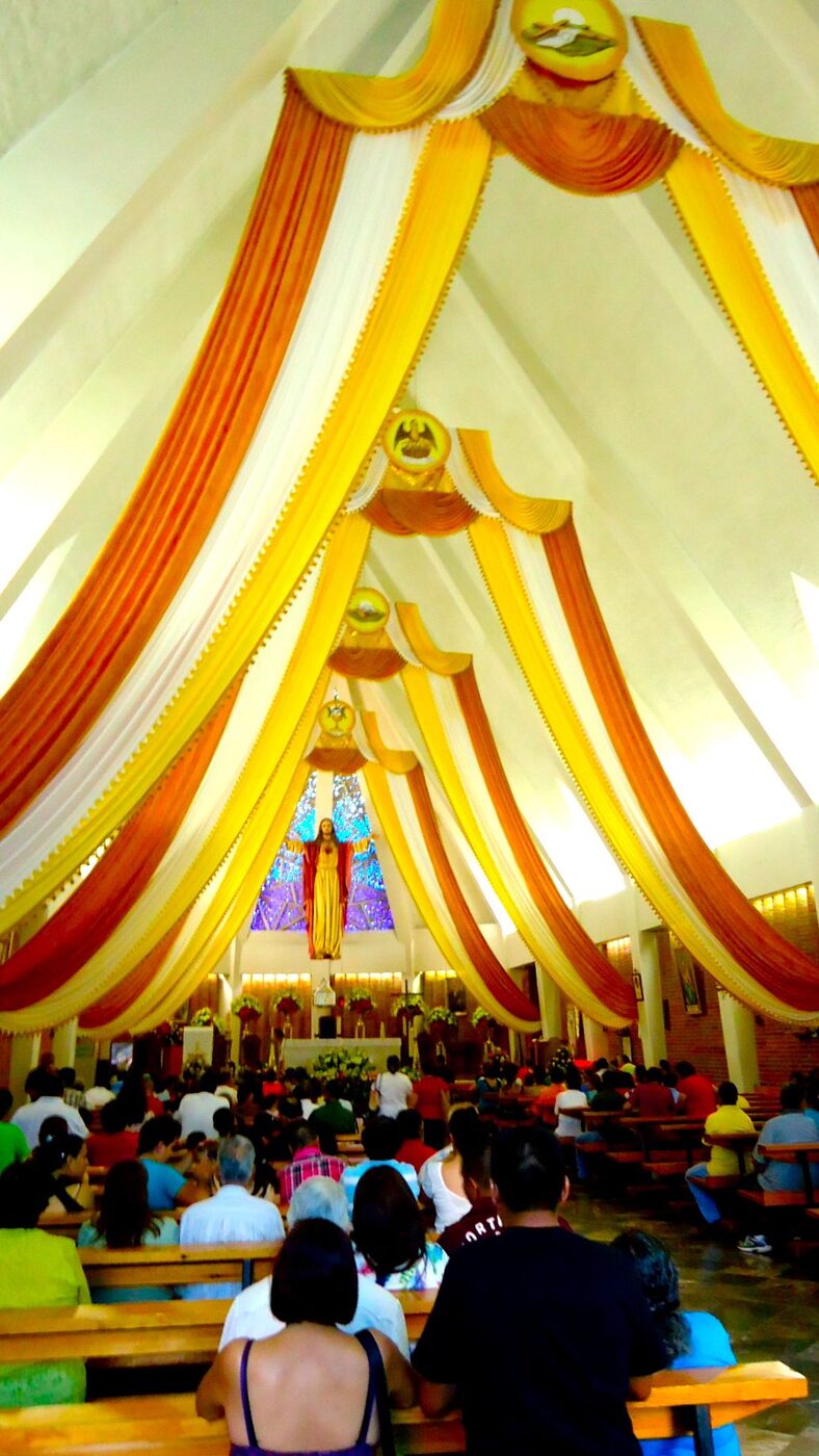 Parroquia del Sagrado Corazón de Jesús en Uriangato