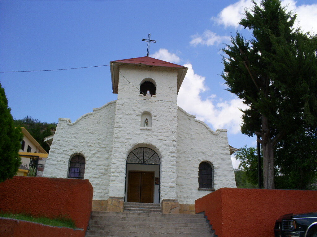 Parroquia del Sagrado Corazón de Jesús en Nacozari de García